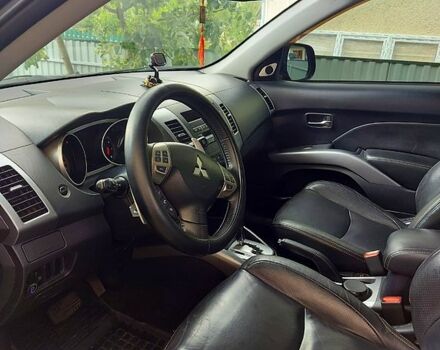 Чорний Міцубісі Аутлендер, об'ємом двигуна 3 л та пробігом 143 тис. км за 9500 $, фото 4 на Automoto.ua