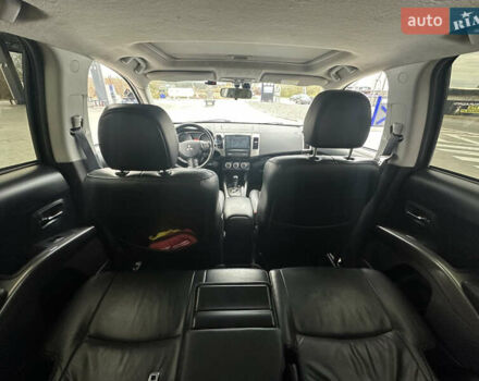 Чорний Міцубісі Аутлендер, об'ємом двигуна 2.4 л та пробігом 218 тис. км за 10000 $, фото 6 на Automoto.ua