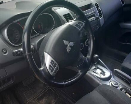 Чорний Міцубісі Аутлендер, об'ємом двигуна 2.36 л та пробігом 252 тис. км за 8900 $, фото 8 на Automoto.ua