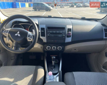 Чорний Міцубісі Аутлендер, об'ємом двигуна 2.4 л та пробігом 195 тис. км за 8600 $, фото 16 на Automoto.ua