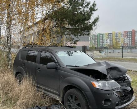 Черный Мицубиси Аутлендер, объемом двигателя 2 л и пробегом 360 тыс. км за 2000 $, фото 4 на Automoto.ua