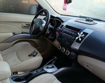Черный Мицубиси Аутлендер, объемом двигателя 2.36 л и пробегом 203 тыс. км за 9200 $, фото 11 на Automoto.ua