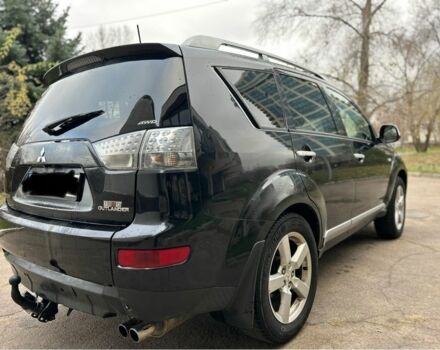 Чорний Міцубісі Аутлендер, об'ємом двигуна 2 л та пробігом 238 тис. км за 5500 $, фото 3 на Automoto.ua