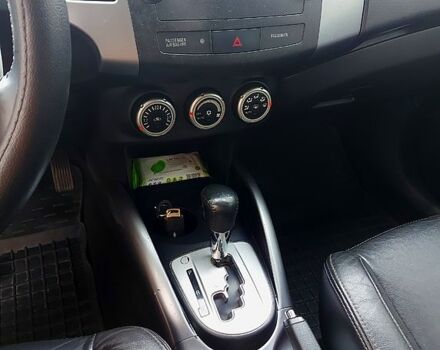 Чорний Міцубісі Аутлендер, об'ємом двигуна 3 л та пробігом 143 тис. км за 9500 $, фото 6 на Automoto.ua