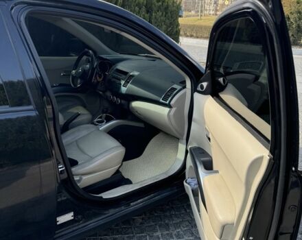 Чорний Міцубісі Аутлендер, об'ємом двигуна 3 л та пробігом 186 тис. км за 10000 $, фото 5 на Automoto.ua