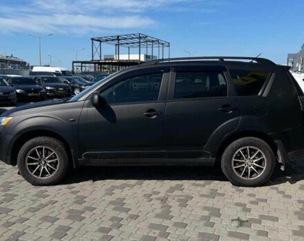 Черный Мицубиси Аутлендер, объемом двигателя 3 л и пробегом 308 тыс. км за 7600 $, фото 3 на Automoto.ua