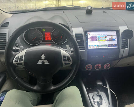 Чорний Міцубісі Аутлендер, об'ємом двигуна 3 л та пробігом 220 тис. км за 8300 $, фото 13 на Automoto.ua