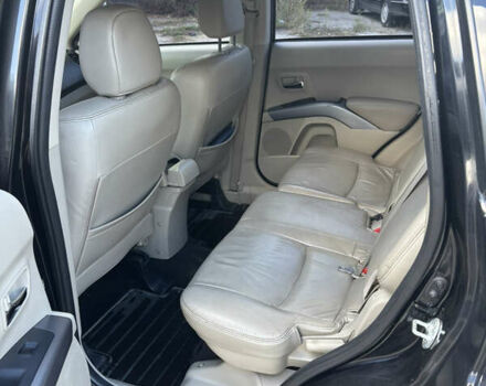 Черный Мицубиси Аутлендер, объемом двигателя 2.36 л и пробегом 286 тыс. км за 9200 $, фото 8 на Automoto.ua