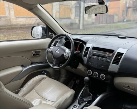 Черный Мицубиси Аутлендер, объемом двигателя 2 л и пробегом 377 тыс. км за 5200 $, фото 15 на Automoto.ua