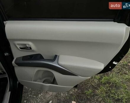 Черный Мицубиси Аутлендер, объемом двигателя 2.2 л и пробегом 310 тыс. км за 9700 $, фото 14 на Automoto.ua