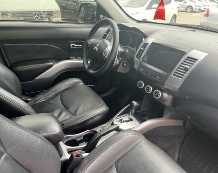 Черный Мицубиси Аутлендер, объемом двигателя 3 л и пробегом 235 тыс. км за 9800 $, фото 14 на Automoto.ua