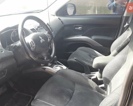 Чорний Міцубісі Аутлендер, об'ємом двигуна 2.36 л та пробігом 277 тис. км за 8500 $, фото 7 на Automoto.ua