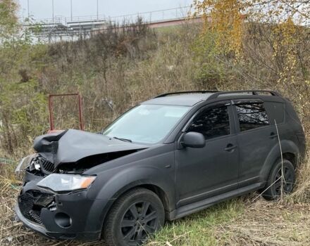 Черный Мицубиси Аутлендер, объемом двигателя 2 л и пробегом 360 тыс. км за 2000 $, фото 5 на Automoto.ua