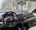 Черный Мицубиси Аутлендер, объемом двигателя 2 л и пробегом 377 тыс. км за 5200 $, фото 12 на Automoto.ua