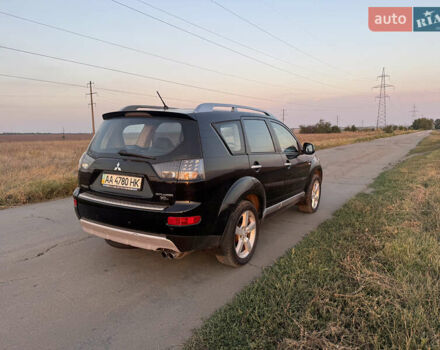 Чорний Міцубісі Аутлендер, об'ємом двигуна 3 л та пробігом 236 тис. км за 9800 $, фото 2 на Automoto.ua