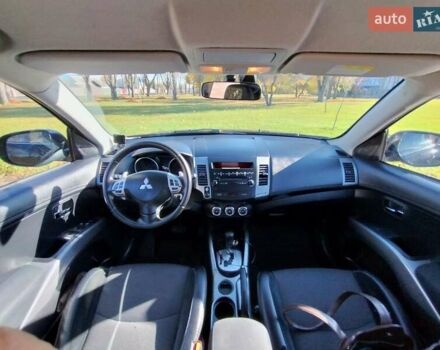 Міцубісі Аутлендер 2009 у Житомирі на Automoto.ua Чорний Міцубісі Аутлендер, об'ємом двигуна 2 л та пробігом 251 тис. км за 8400 $, фото 4 на Automoto.ua
