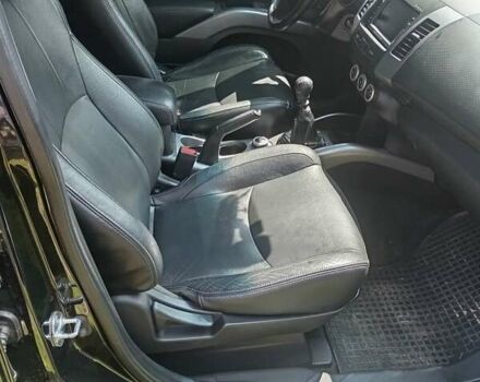 Черный Мицубиси Аутлендер, объемом двигателя 2.2 л и пробегом 279 тыс. км за 11000 $, фото 12 на Automoto.ua