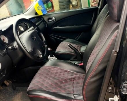 Черный Мицубиси Аутлендер, объемом двигателя 2 л и пробегом 280 тыс. км за 5800 $, фото 3 на Automoto.ua