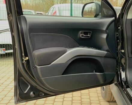 Черный Мицубиси Аутлендер, объемом двигателя 2.4 л и пробегом 175 тыс. км за 10499 $, фото 8 на Automoto.ua