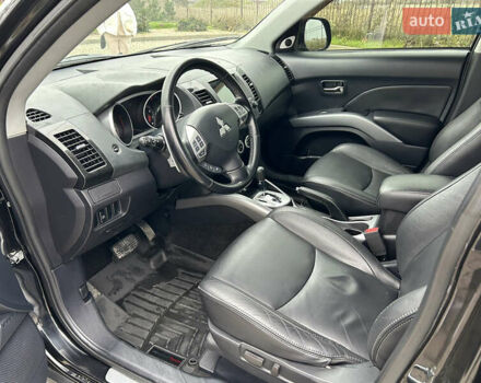 Черный Мицубиси Аутлендер, объемом двигателя 3 л и пробегом 77 тыс. км за 11800 $, фото 8 на Automoto.ua