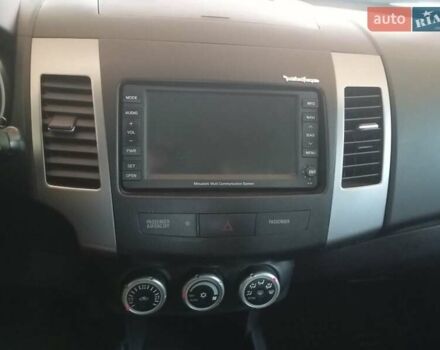 Черный Мицубиси Аутлендер, объемом двигателя 2.2 л и пробегом 279 тыс. км за 11000 $, фото 16 на Automoto.ua