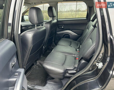 Черный Мицубиси Аутлендер, объемом двигателя 3 л и пробегом 77 тыс. км за 11800 $, фото 12 на Automoto.ua