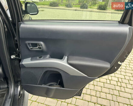 Черный Мицубиси Аутлендер, объемом двигателя 3 л и пробегом 77 тыс. км за 11800 $, фото 18 на Automoto.ua