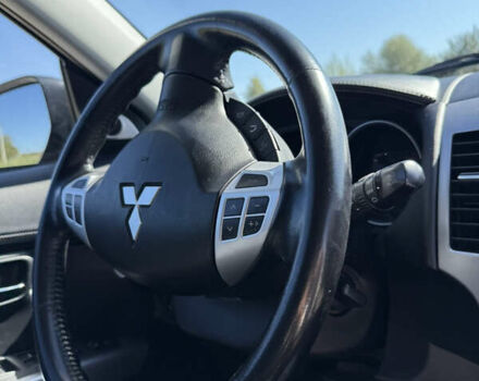 Чорний Міцубісі Аутлендер, об'ємом двигуна 2.36 л та пробігом 235 тис. км за 12500 $, фото 9 на Automoto.ua