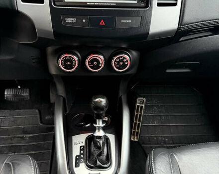 Черный Мицубиси Аутлендер, объемом двигателя 2.2 л и пробегом 257 тыс. км за 11000 $, фото 65 на Automoto.ua