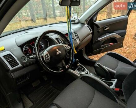 Чорний Міцубісі Аутлендер, об'ємом двигуна 2.18 л та пробігом 205 тис. км за 10200 $, фото 7 на Automoto.ua