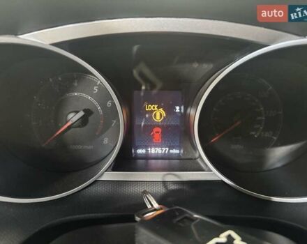 Чорний Міцубісі Аутлендер, об'ємом двигуна 2.4 л та пробігом 187 тис. км за 10200 $, фото 9 на Automoto.ua