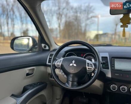 Черный Мицубиси Аутлендер, объемом двигателя 2.18 л и пробегом 249 тыс. км за 11500 $, фото 13 на Automoto.ua