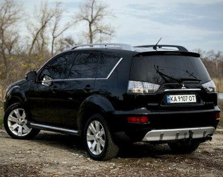 Черный Мицубиси Аутлендер, объемом двигателя 2 л и пробегом 300 тыс. км за 5500 $, фото 6 на Automoto.ua