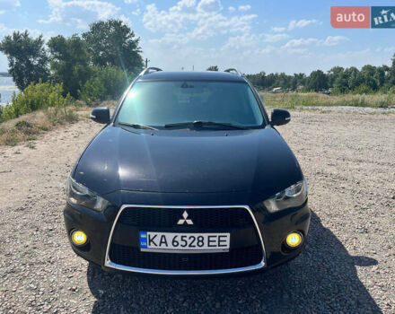 Чорний Міцубісі Аутлендер, об'ємом двигуна 2.36 л та пробігом 252 тис. км за 10300 $, фото 1 на Automoto.ua