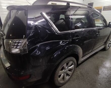 Черный Мицубиси Аутлендер, объемом двигателя 0 л и пробегом 215 тыс. км за 9500 $, фото 8 на Automoto.ua