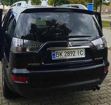 Чорний Міцубісі Аутлендер, об'ємом двигуна 2.2 л та пробігом 219 тис. км за 11500 $, фото 10 на Automoto.ua