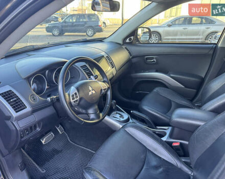 Черный Мицубиси Аутлендер, объемом двигателя 3 л и пробегом 162 тыс. км за 10800 $, фото 10 на Automoto.ua