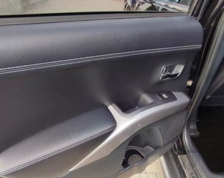 Черный Мицубиси Аутлендер, объемом двигателя 2 л и пробегом 210 тыс. км за 10600 $, фото 13 на Automoto.ua