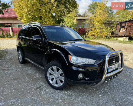 Чорний Міцубісі Аутлендер, об'ємом двигуна 2 л та пробігом 258 тис. км за 8699 $, фото 2 на Automoto.ua