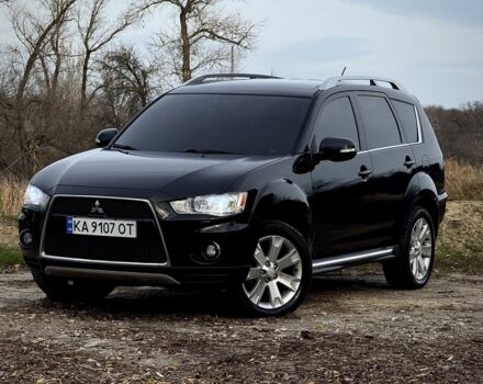Черный Мицубиси Аутлендер, объемом двигателя 2 л и пробегом 300 тыс. км за 5500 $, фото 3 на Automoto.ua