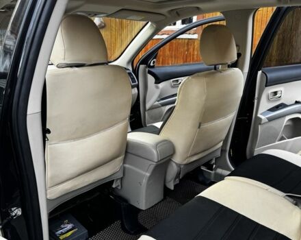 Черный Мицубиси Аутлендер, объемом двигателя 2.2 л и пробегом 249 тыс. км за 11500 $, фото 3 на Automoto.ua