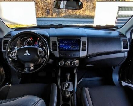 Черный Мицубиси Аутлендер, объемом двигателя 2 л и пробегом 264 тыс. км за 2900 $, фото 6 на Automoto.ua