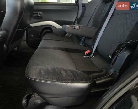 Мицубиси Аутлендер 2010 в Калуше на Automoto.ua Черный Мицубиси Аутлендер, объемом двигателя 1.97 л и пробегом 270 тыс. км за 11700 $, фото 40 на Automoto.ua