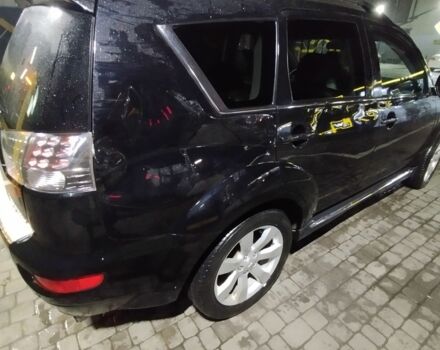 Черный Мицубиси Аутлендер, объемом двигателя 0 л и пробегом 215 тыс. км за 9500 $, фото 9 на Automoto.ua