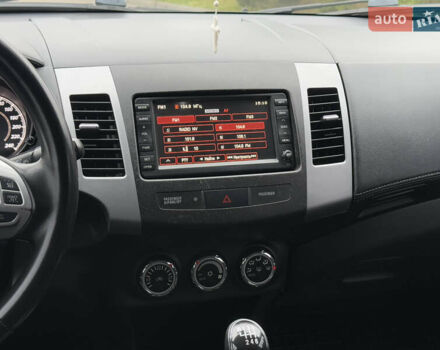 Чорний Міцубісі Аутлендер, об'ємом двигуна 1.97 л та пробігом 276 тис. км за 9200 $, фото 13 на Automoto.ua