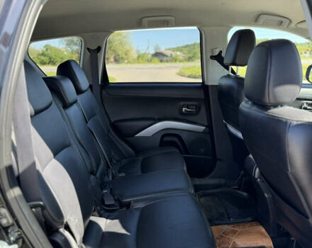 Чорний Міцубісі Аутлендер, об'ємом двигуна 2.36 л та пробігом 235 тис. км за 12500 $, фото 4 на Automoto.ua