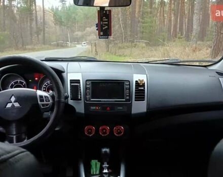 Черный Мицубиси Аутлендер, объемом двигателя 2.2 л и пробегом 267 тыс. км за 9999 $, фото 5 на Automoto.ua