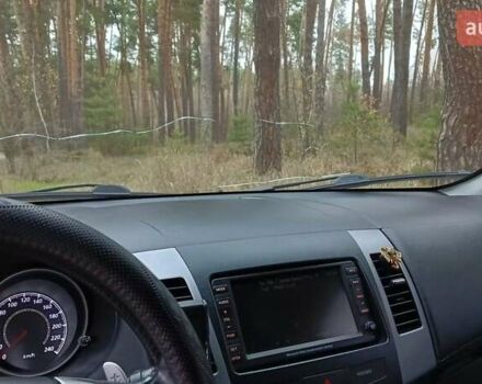 Черный Мицубиси Аутлендер, объемом двигателя 2.2 л и пробегом 267 тыс. км за 9999 $, фото 6 на Automoto.ua