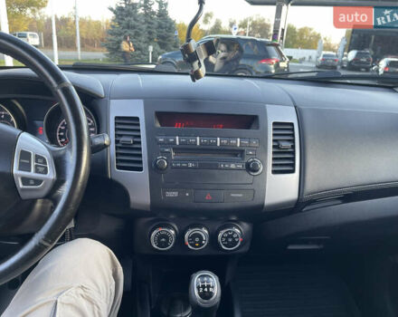 Чорний Міцубісі Аутлендер, об'ємом двигуна 2.4 л та пробігом 93 тис. км за 12500 $, фото 15 на Automoto.ua