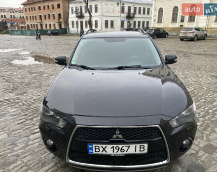 Черный Мицубиси Аутлендер, объемом двигателя 2.27 л и пробегом 233 тыс. км за 10500 $, фото 3 на Automoto.ua